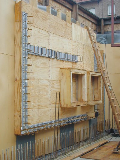 Recostal form