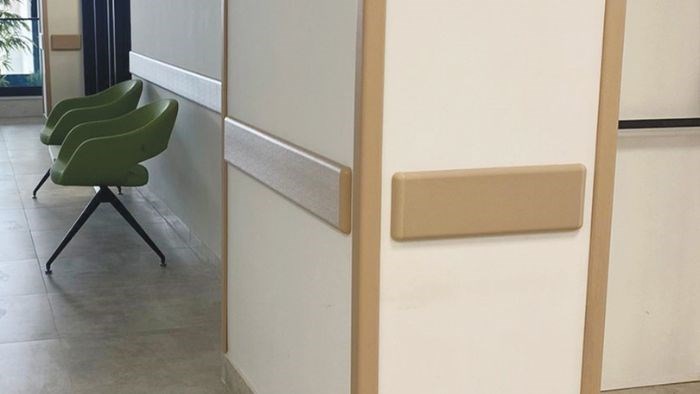 Arfen WG 150 muovinen seinän törmäyssuoja asennettuna