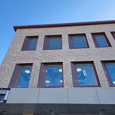 Keski pasilan koulun ja päiväkodin julkisivut 4